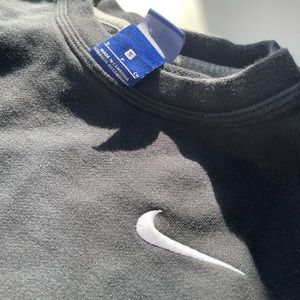 Black Nike crew neck, in great condition barely worn, size small